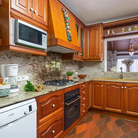 New! Ses Rodes, Pool, Wifi, Bbq, Jacuzzi