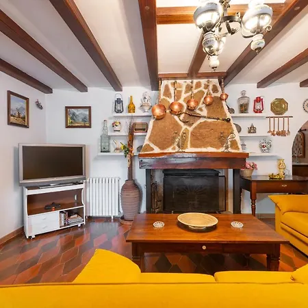 New! Ses Rodes, Pool, Wifi, Bbq, Jacuzzi