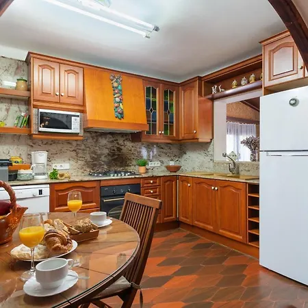 New! Ses Rodes, Pool, Wifi, Bbq, Jacuzzi, Air-conditioning 2025 Villa *